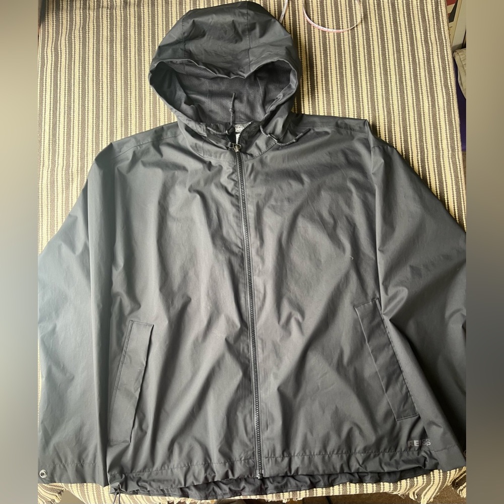 REI lightweight woman’s raincoat Black Size M